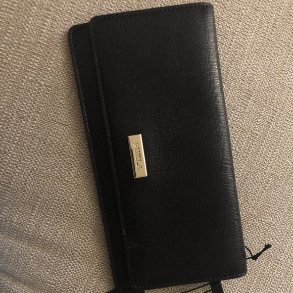 Furla Handbags - Furla Onyx Wallet